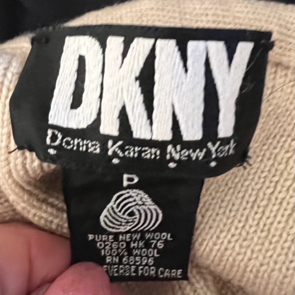 DKNY - wool vest. size P - Small - Picture 4 of 5